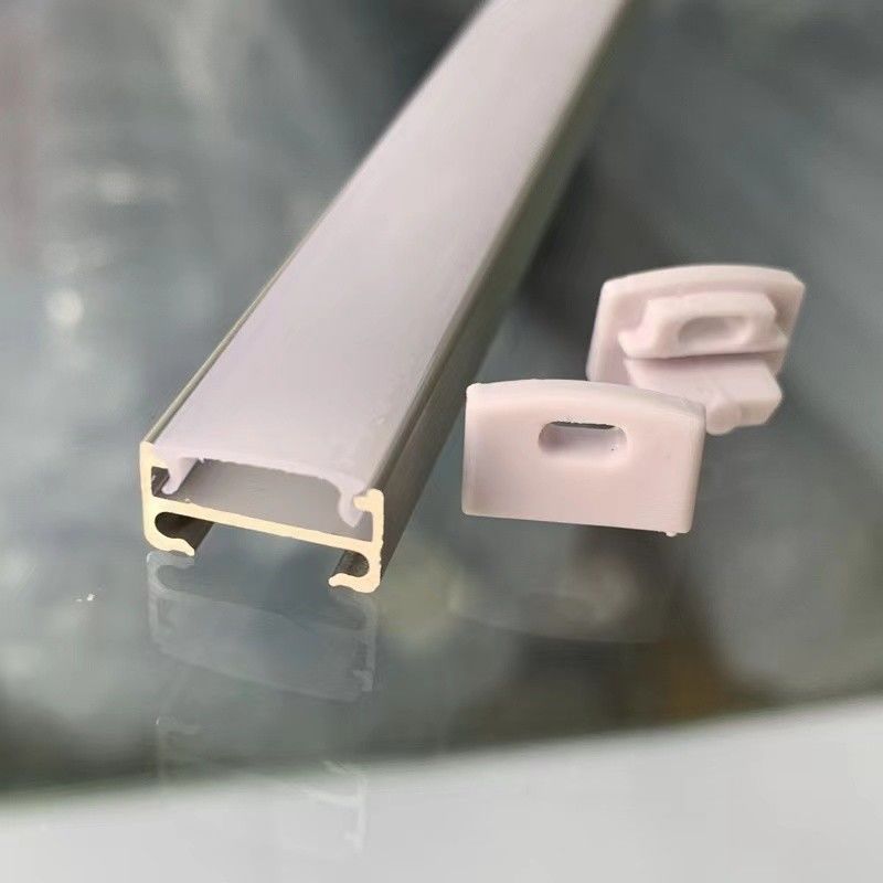 CE RoHS LED โปรไฟล์อลูมิเนียมเชิงเส้นแสงล้างมิลค์กี้ฝาท้ายคลิปใต้ชั้นวางตู้