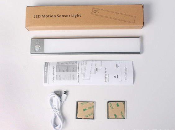 ไฟแถบ LED หรี่แสงได้ 3 สีภายใต้ตู้พร้อมวอร์มไวท์ 2700K ซอฟต์ไวท์ 3000K