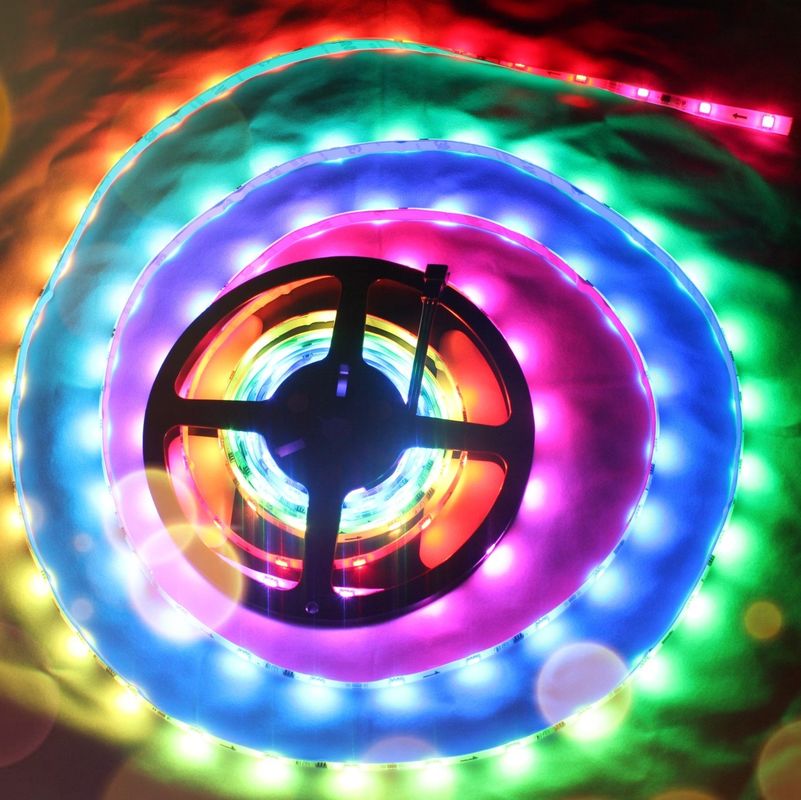 WS2812B ไฟ LED Strip แบบยืดหยุ่น RGB 5050SMD แอดเดรสส่วนบุคคล 16.4FT 60Pixels/M 300Pixels PCB สีดำแบบเต็มสี