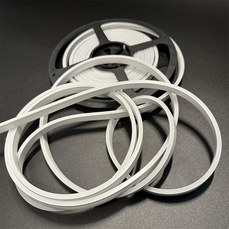 นำหลอดไฟนีออนแบบยืดหยุ่น 24V 2700 ~ 6500K ในร่ม / กลางแจ้ง IP65 12W หลอดซิลิกอน